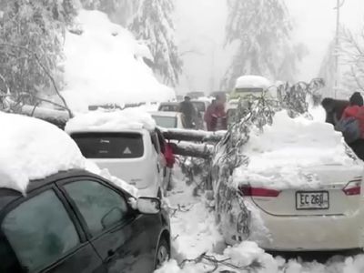 Kar Yağışı Pakistan’da 21 Kişinin Donarak Hayatını Kaybetmesine Neden Oldu