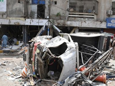 Karaçi'de Patlama: Ölü ve Yaralılar Var
