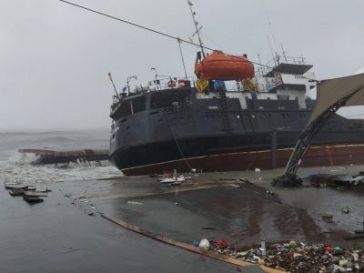 Karadeniz’de neler oluyor? 2 yıldır mahsur kalan Türk gemisine füze saldırısı gerçekleşti!