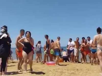 Karadeniz'in kıyısında korku dolu anlar! Kilyos'ta çocuğu boğulan baygın anneyi ayıltmak için defalarca tokatladılar!