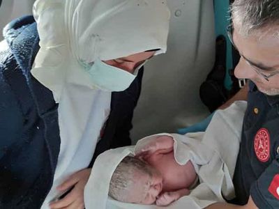 Karaman'da Yolda Denk Geldiği Ambulansta Doğum Yaptı!