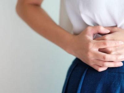 Karındaki sertlikle başlıyor! Uzmanlar mide kanserinin en sık görülen 5 belirtisine karşı uyardı