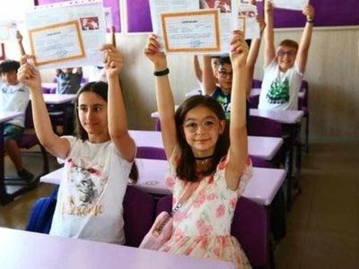 Karne günü okullarda kıyafet serbest mi? 17 Haziran Cuma okula formayla mı gidilecek?