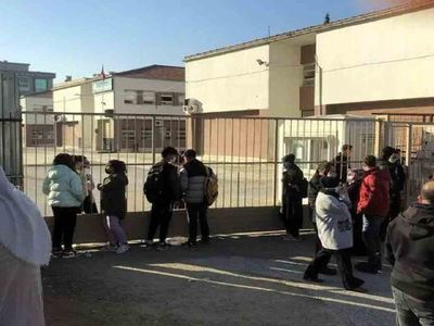 Karşıyaka okul önünde cinsel organını çıkaran sapık yakalandı mı? Karşıyaka'da iğrenç görüntü!