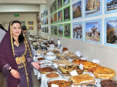 Kars'ta '7 Bölge, Tek Ruh' Sergisi Ziyaretçileri Büyüledi