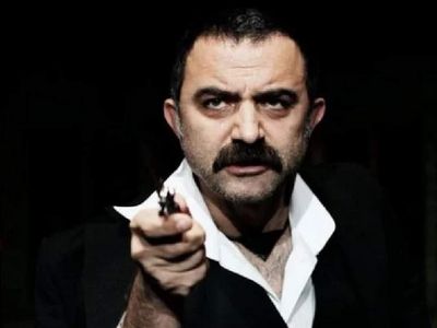 Kasaba Doktoru dizi oyuncusu İhsan kimdir? Sinan Demirer hakkında bilgiler