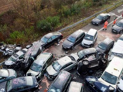 Katliam gibi kaza! 42 araç birbirine girdi: Çok sayıda ölü ve yaralı var