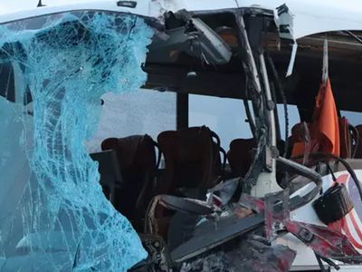 Katliam gibi kaza: Tır ve otobüs çarpıştı çok sayıda ölü var