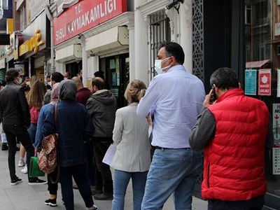 Kaymakamlıklarda Seyahat İzin Belgesi Kuyrukları Oluştu