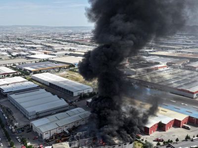 Kayseri’de korkutan fabrika yangını: Ekipler yoğun şekilde müdahale ediyor