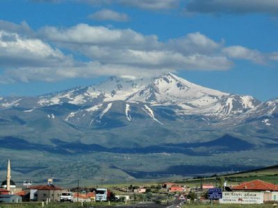 Kayseri'den Sivas’a giden yolcu otobüsü devrildi! Kazada 6 kişi yaralandı