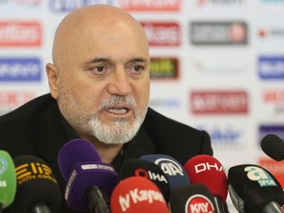 Kayserispor Teknik Direktörü Hikmet Karaman'dan Taraftarlara Uyarı!