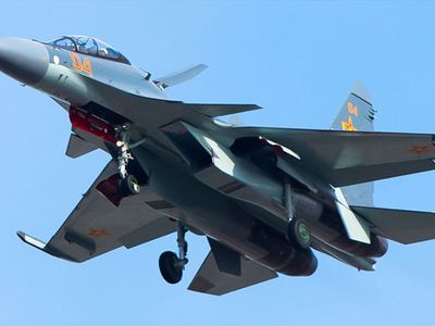 Kazakistan'da Savaş Uçağı Düştü