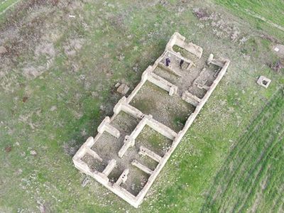 Keban Barajı kurudu! 83 yıllık tren istasyonu gün yüzüne çıktı