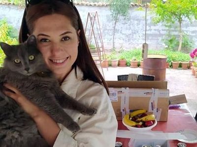 Kedi Sevgisi Ölümüne Sebep Oldu! Genç Doktor Beşinci Kattan Düşerek Hayatını Kaybetti