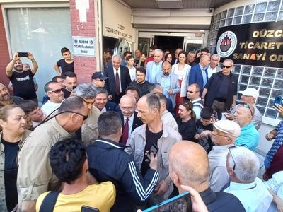 Kılıçdaroğlu'na Düzce'de tepki gösteren vatandaşlar: Burası Kandil değil, Düzce. Yanlış gelmişsin!
