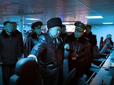 Kim Jong-un donanmayı nükleer silahlarla güçlendirme talimatı verdi