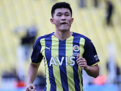 Kim Min Jae hangi takıma gidecek? Fenerbahçe'nin stoperi Kim Min Jae Napoli ile anlaştı mı? Koulibaly Chelsea'ye Kim Min Jae Napoli'ye