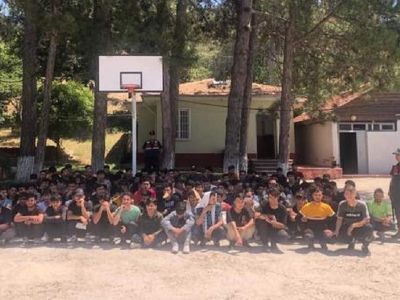 Kırklareli'de göçmenlere fırsat verilmiyor: Yasa dışı yollarla Türkiye'ye giriş yapan 157 göçmen yakalandı, organizatör olduğu düşünülen 5 kişi tutuklandı!