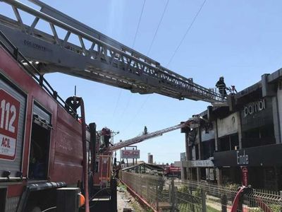 Kırklareli'nde korkutan yangın: Mobilya fabrikası kullanılamaz hale geldi