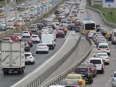 Kısıtlama Öncesi İstanbul'da Trafik Yoğunluğu Yaşanıyor