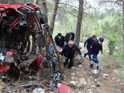 Kız Arkadaşıyla Tartışan Genç, Aracını Uçurumdan Aşağı Sürdü