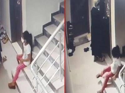 Kızına Gözcülük Yaptırıp Kapıları Yarım Dakikada Açan Kadın Kameralara Yakalandı