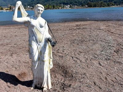 Kızkumu'nun Sembolü Prenses Heykeli Kopan Eline Kavuşuyor!