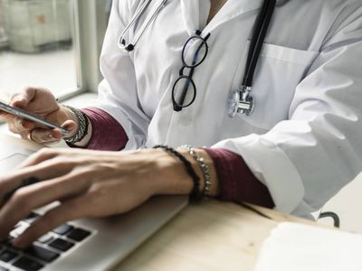 Klinik destek elemanı nedir, ne iş yapar? 2024 klinik destek elemanı maaşı ne kadar?