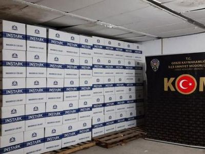 Kocaeli'de Kaçakçılık Operasyonu: 4 Milyon 540 Bin Makaron Ele Geçirildi
