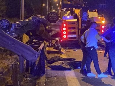 Kocaeli’nde otomobil ikiye katlandı: Katliam kazada ölü ve yaralılar var