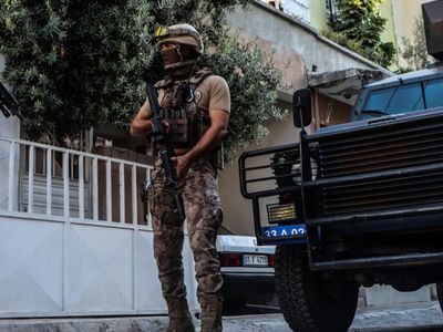 İçişleri Bakanlığı duyurdu: Birçok ilde operasyon, onlarca gözaltı var