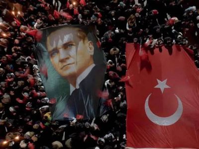 Komşu’da Türkiye paniği: O sözler Yunan basınında manşet oldu