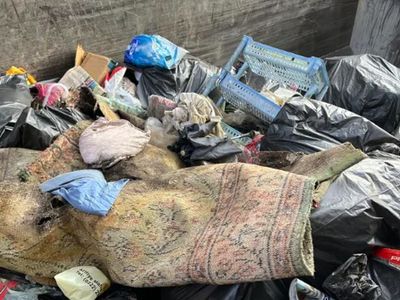 Komşular kokudan isyan etti: Kokunun kaynağını görünce şok oldular