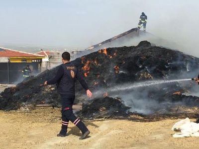 Konya’da 3 Bin 500 Balya Saman Yanıp Kül Oldu