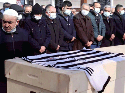 Konya’da Koronavirüs Nedeniyle Hayatını Kaybeden Hemşire Toprağa Verildi!