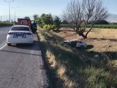 Konya'da otomobil şarampole yuvarlandı: 1’i bebek 3 yaralı