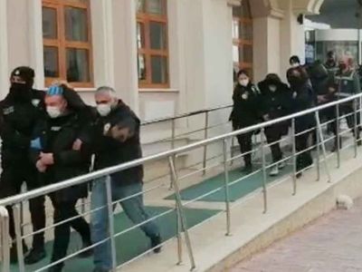 Konya'da skandal olay! Doktorun başına silah dayadı: Sadece babamla ilgilen