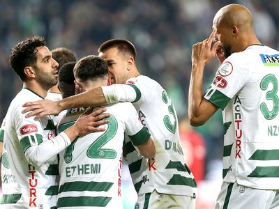 Konyaspor evinde nefes aldı: Hatay'ı iki golle geçti