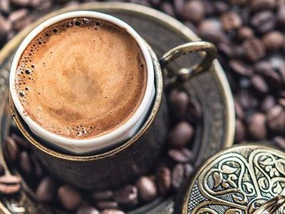 Köpüklü Türk kahvesi nasıl yapılır? 1 fincan Türk kahvesi kaç kaloridir? Bol köpüklü Türk kahvesi hazırlamanın püf noktaları