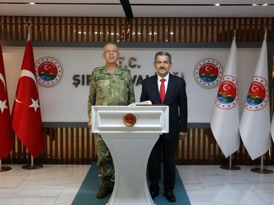 Korgeneral Topaloğlu'ndan Şırnak Valisi Ekici'ye Ziyaret