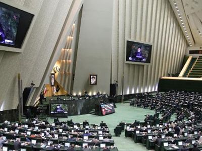 Koronavirüs Meclisi Vurdu! Çalışmalara Ara Verildi