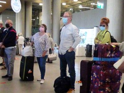 Koronavirüs Salgını Sonrası İlk İngiliz Turist Kafilesi Türkiye’ye Geldi