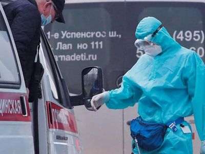 Kovid-19 Rusya’yı Resmen Biçiyor