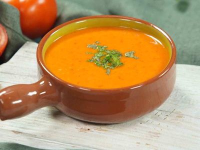 Közlenmiş domates çorbası: Yapımı en kolay közlenmiş domates çorbası tarifi ve kalori oranı