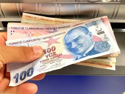 Kredi kartı harcamalarında rekor artış: Hacim 12,8 trilyon lira oldu! Taksitsiz harcama yükseliyor