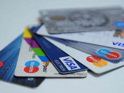 Kredi kartı kullanan herkesi üzecek haber: Taksit uygulaması kalkacak mı?