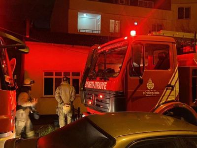Küçükçekmece’de yangın: 2 kişi yaralandı!