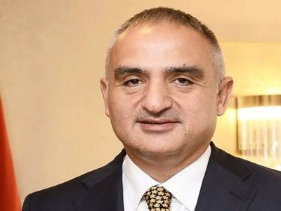 Kültür ve Turizm Bakanı Ersoy'dan 15 Temmuz mesajı: 15 Temmuz darbecilere unutulmayacak bir cevap verdi