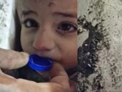 Kurtarma ekipleri, 2 yaşındaki Muhammed’e molozların altında elleriyle su verdi